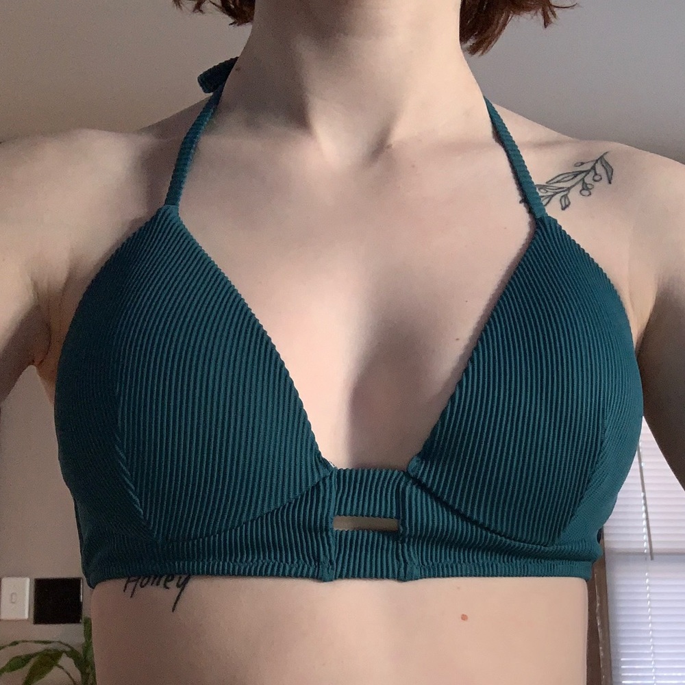 Fitted bikini top